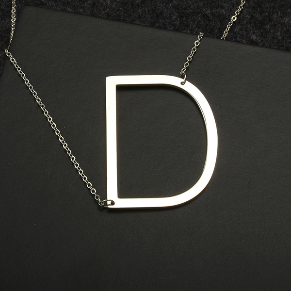 COLLAR CON INICIAL "D"