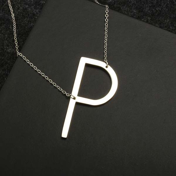 COLLAR CON INICIAL "P"